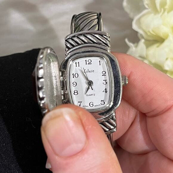 NEW Collezio Quartz Bevel Cabachon Glass Hidden Flip Watch Bangle Bracelet 22 mm - Picture 3 of 13